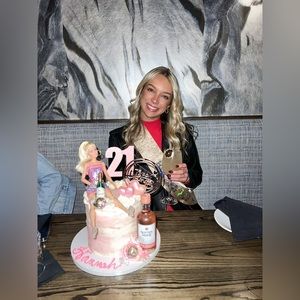 Meet your Posher, Hannah